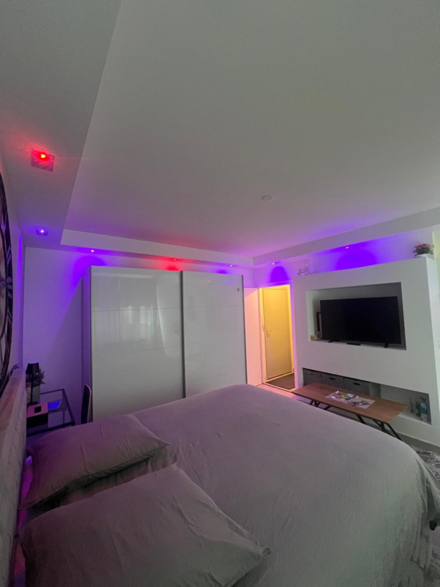 Le Carre Strasbourgeois - Logement Entier Au Centre Du Neudorf F1 Ngoại thất bức ảnh